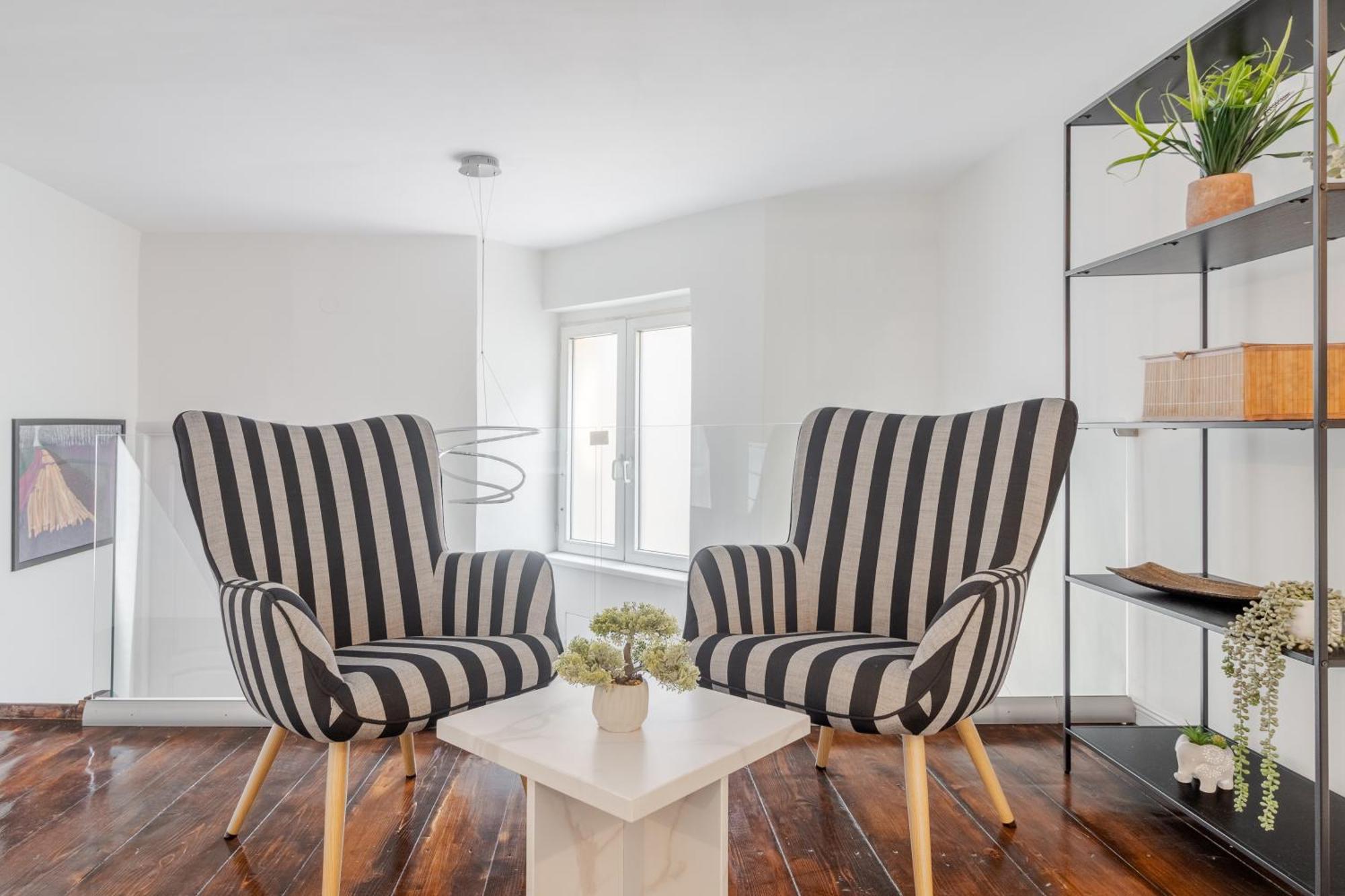 Apartament Ultra-Central Lux + Free Parking + Self Check-In Oradea Zewnętrze zdjęcie