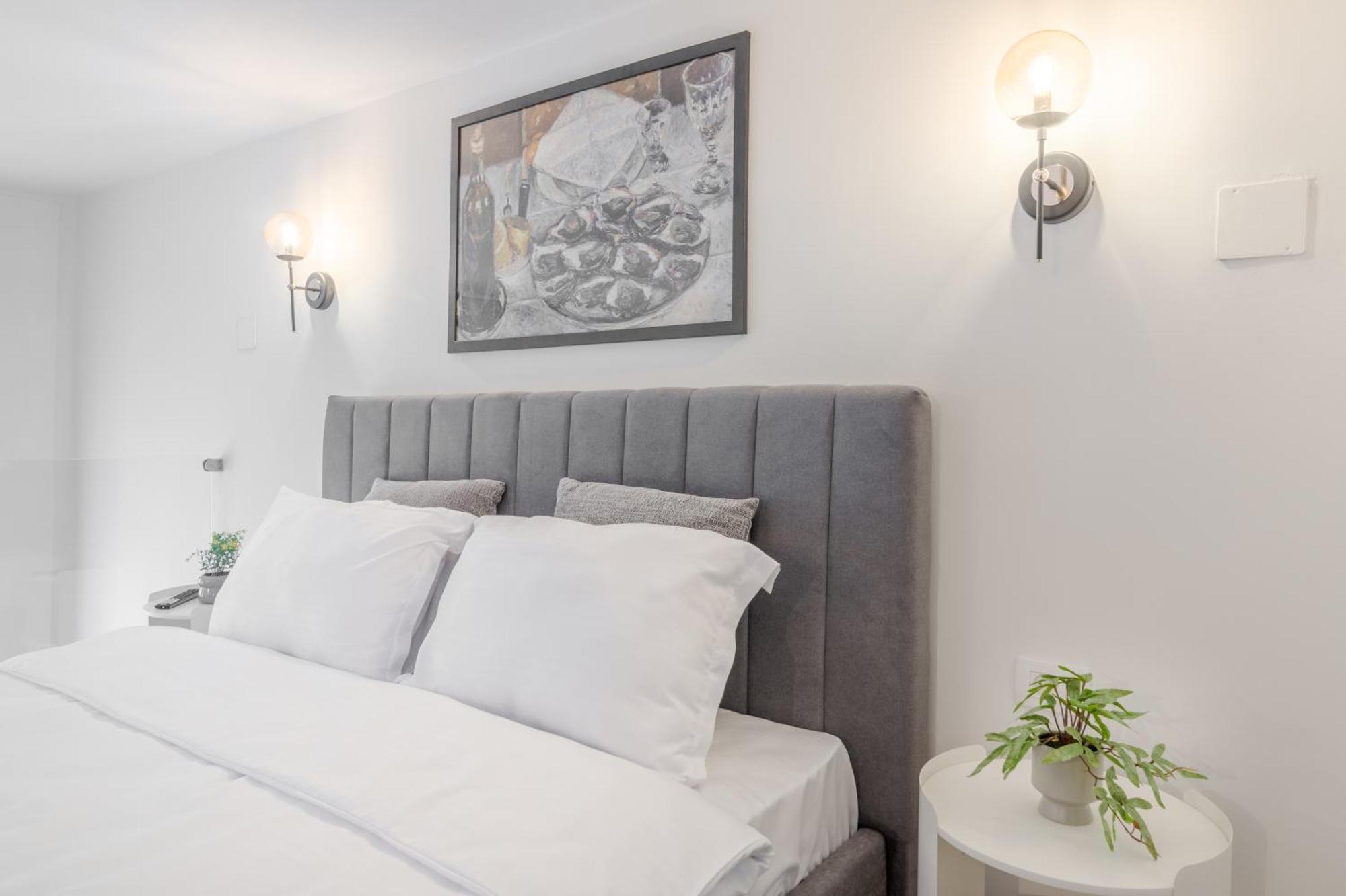 Apartament Ultra-Central Lux + Free Parking + Self Check-In Oradea Zewnętrze zdjęcie