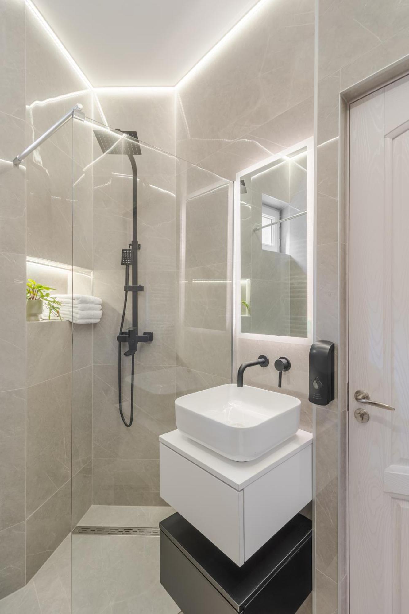Apartament Ultra-Central Lux + Free Parking + Self Check-In Oradea Zewnętrze zdjęcie